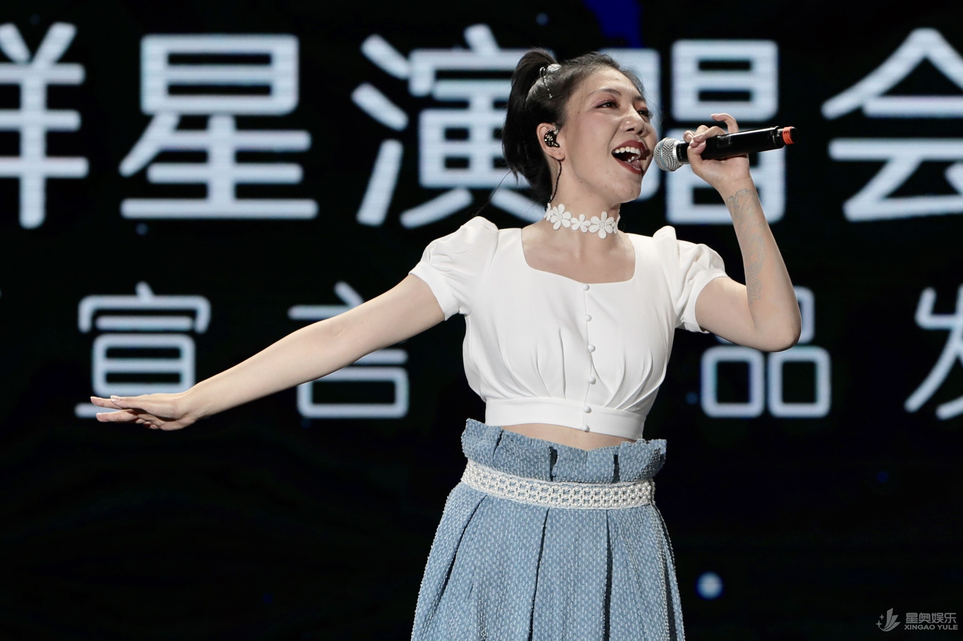 吴莫愁.jpg